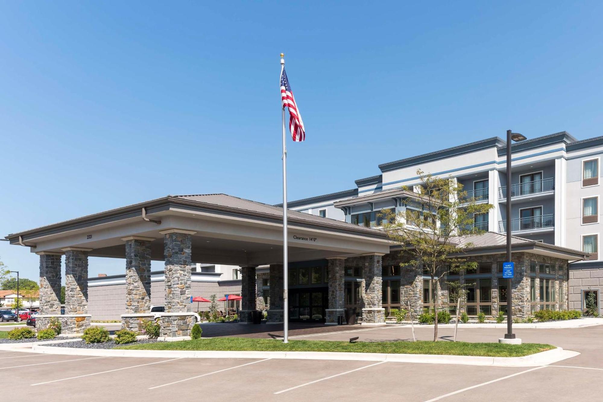 Hilton Garden Inn Grand Rapids East Extérieur photo