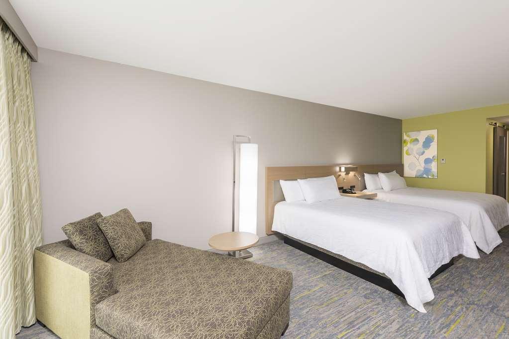 Hilton Garden Inn Grand Rapids East Chambre photo